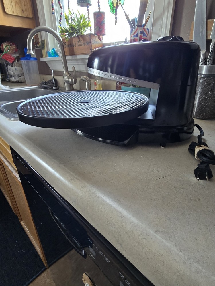 Presto Pizzazz Plus Rotating Oven Black Very Clean