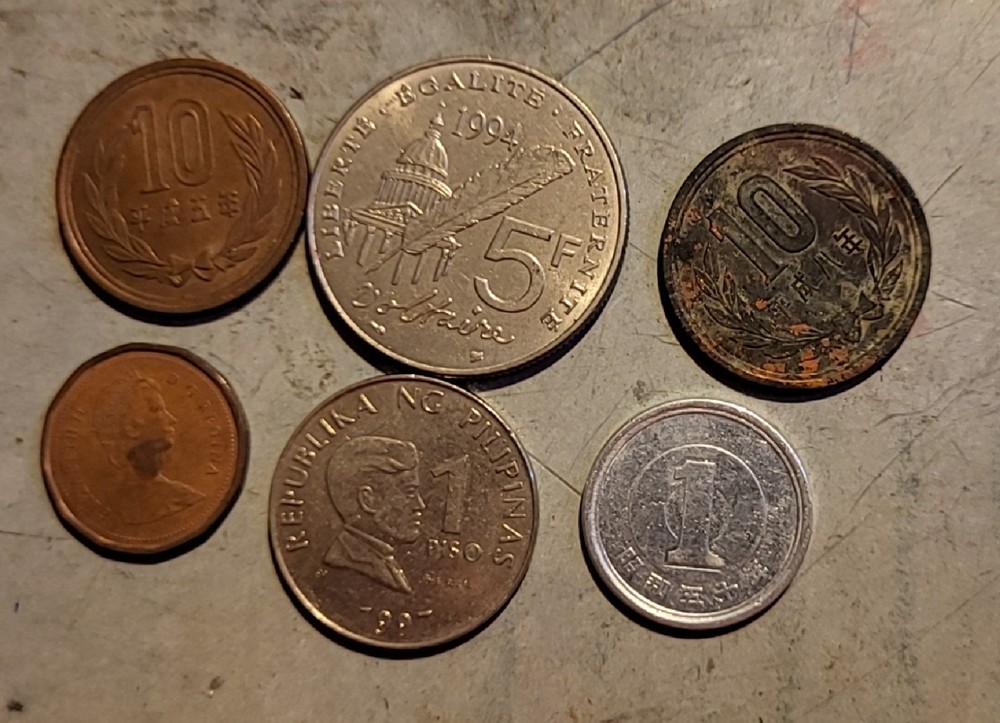 Coins from Various Countries 6pcs  j6