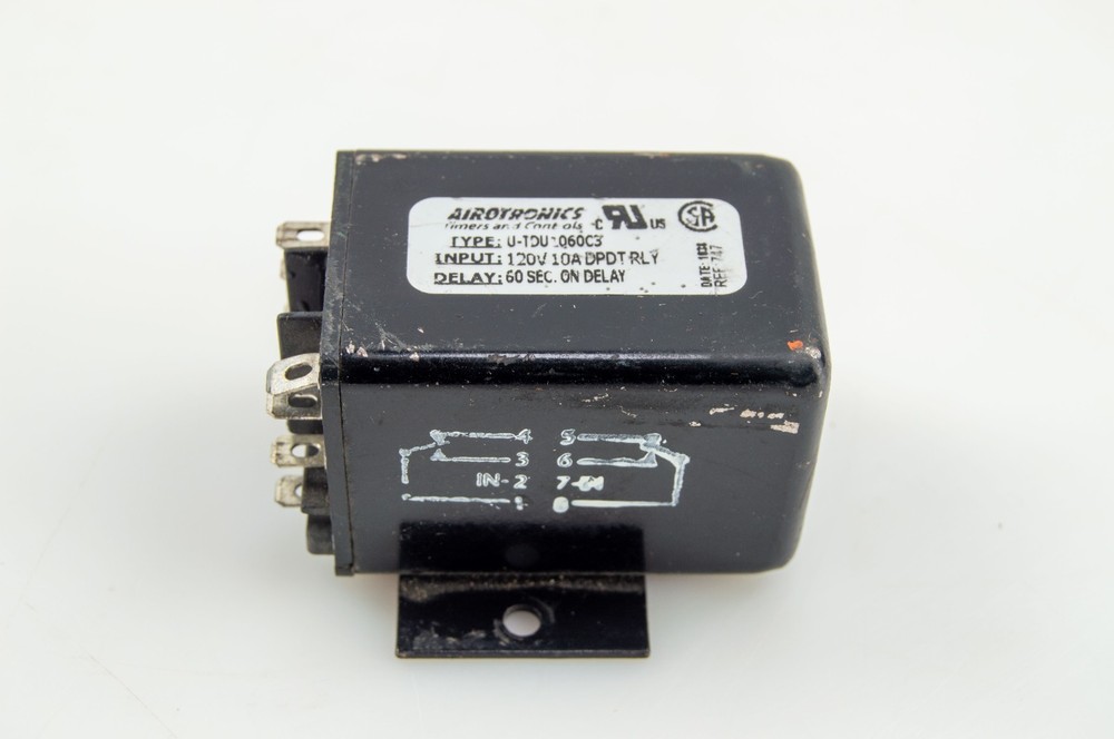 AIR-O-TRONICS U-TDU-1010C3 SOLID STATE TIMER RELAY 120V 60 SEC DELAY