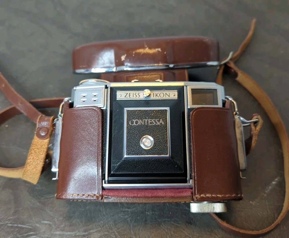 Zeiss Ikon Contessa - 35mm Rangefinder Camera With Case