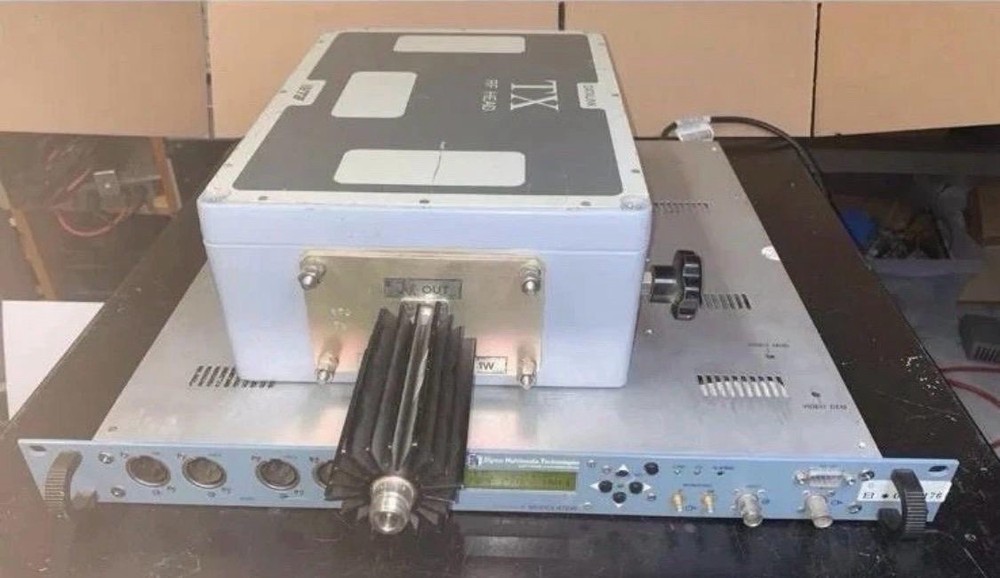 6 Ghz 1W ANALOG 4 AUDIO 1 VIDEO TRANSMITTER WITH RF AIRPLANE FULL TESTED