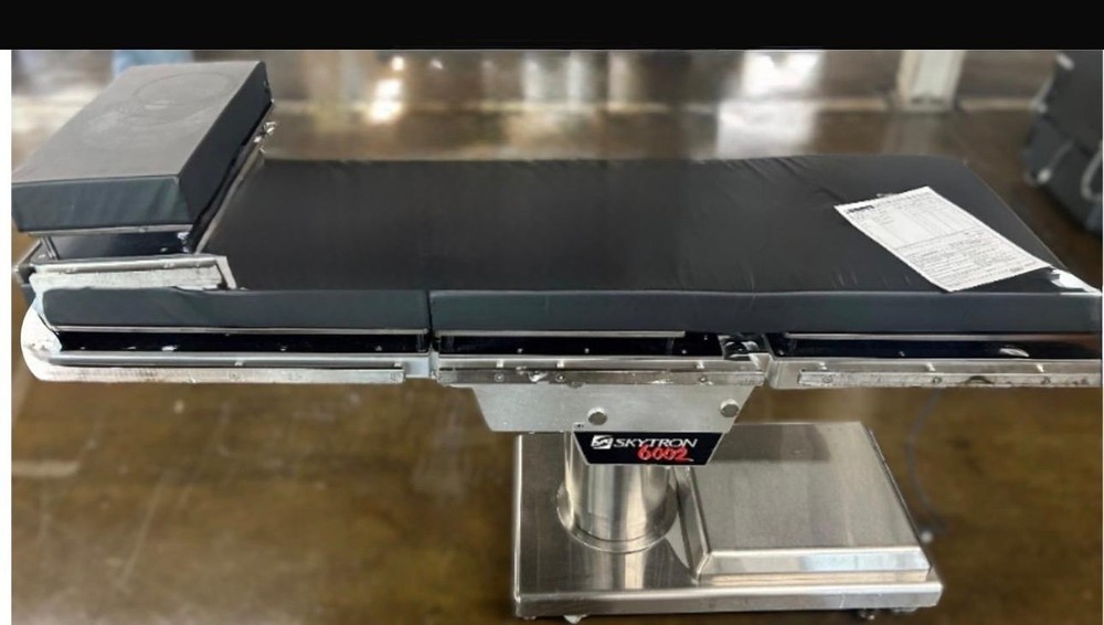 Skytron Model 6002 Surgical Table FULLY OPERATIONAL