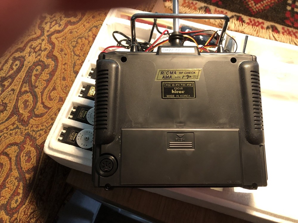 HITEC RADIO CONTROL FOCUS 4