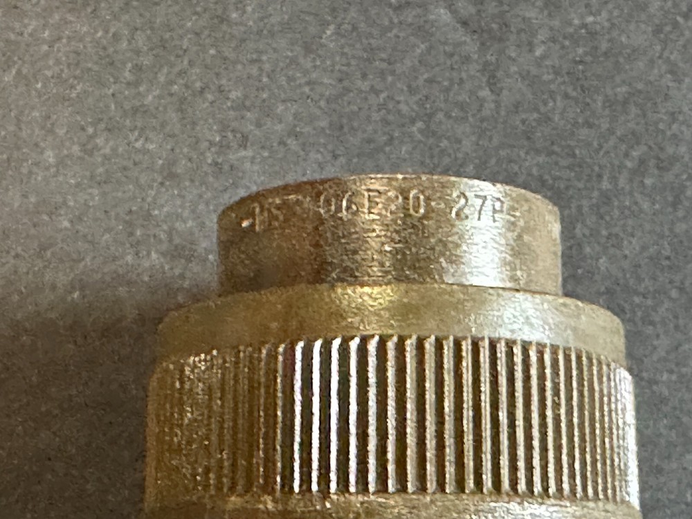 Bendix Electrical Plug Connector P/N MS3106E20-27P New