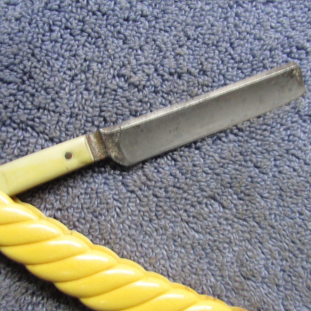 Straight Razor: Unbranded / Rope Pattern Handles