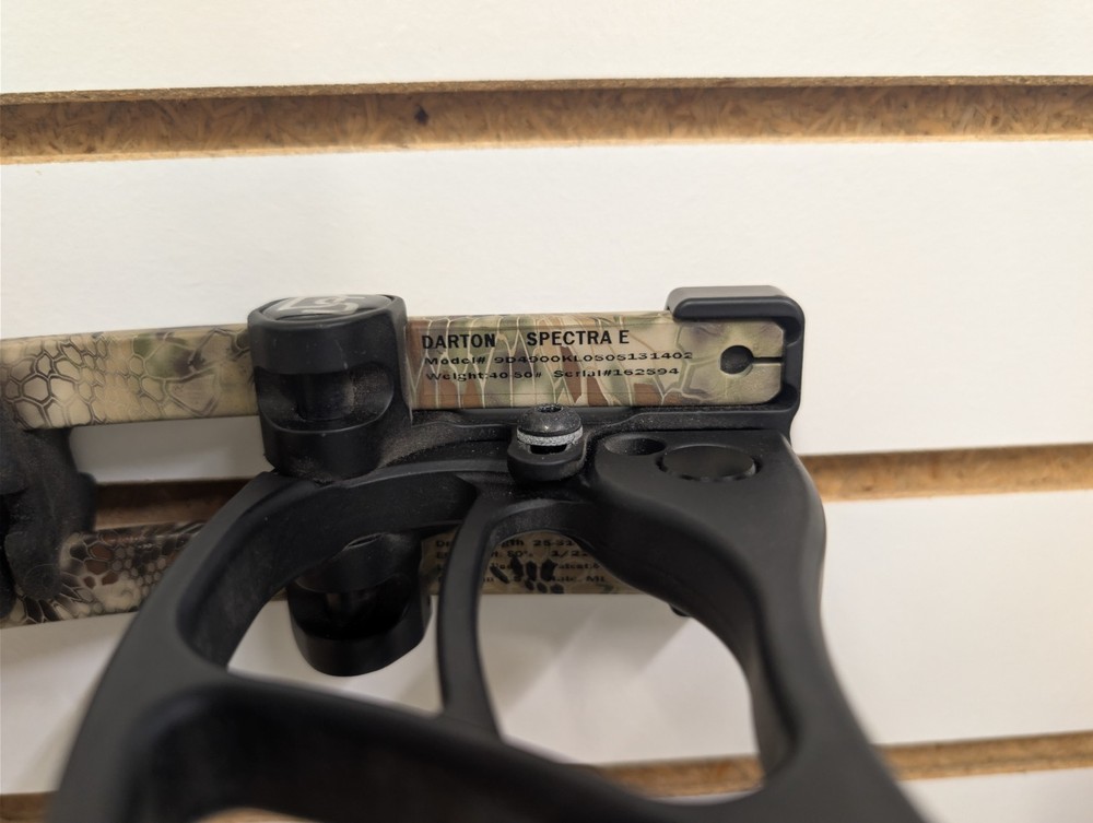 Darton Spectra E RH 40-50# Black with Camo Limbs