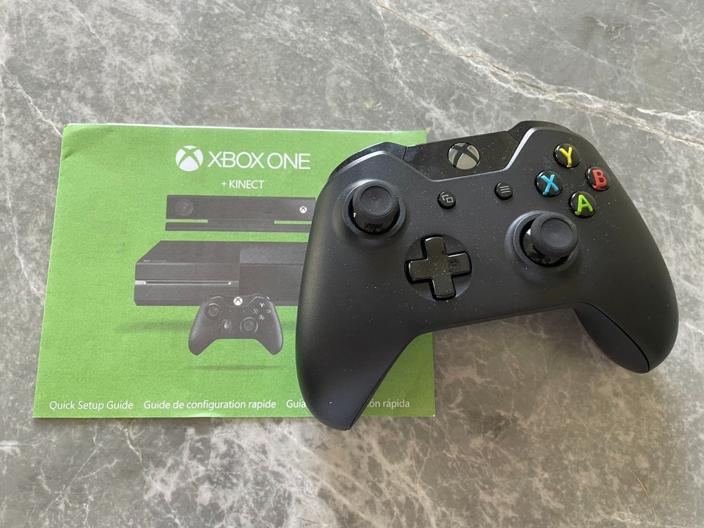 PREOWNED Xbox One Console with Kinect Bundle (Includes Chat Headset)