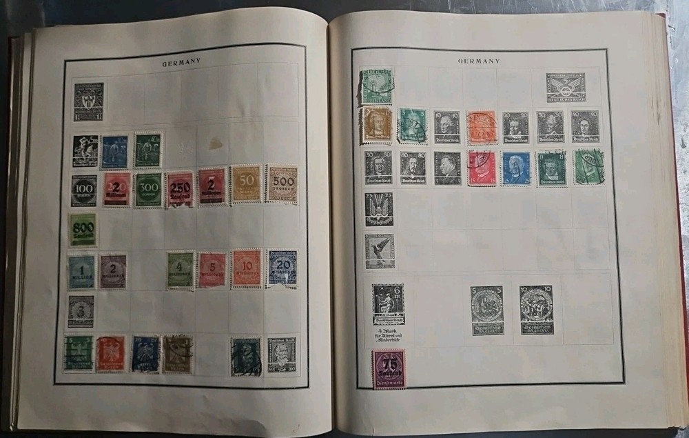 WORLDWIDE-OLD GROSSMAN ILLUSTRATED PREMIER STAMP Used 700 ++ Stamps (SB.#2)