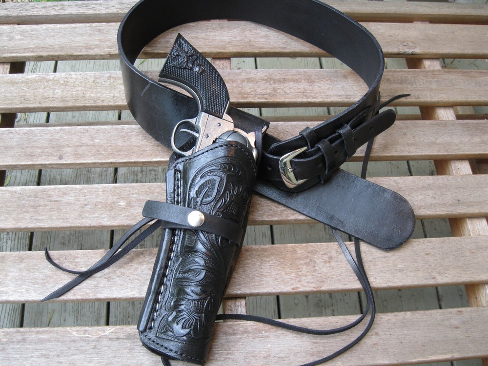 Gun Belt - Black - and Tooled Holster