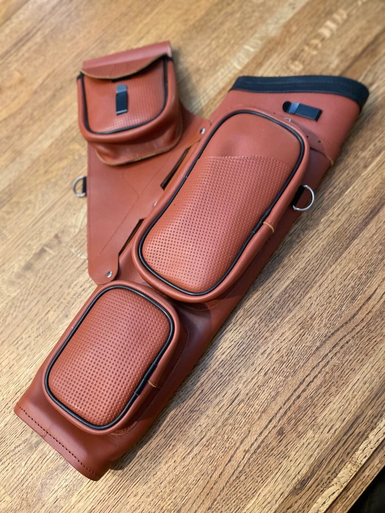 Target Side Leather quiver Brown Right Hand
