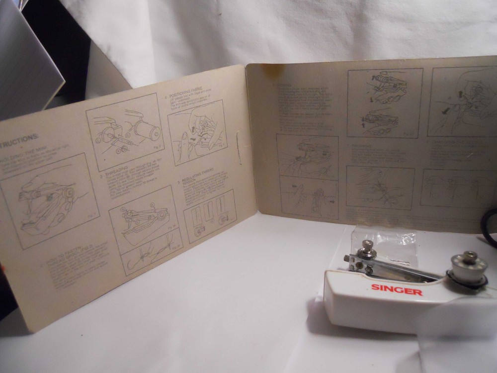 SINGER MINI INSTANT MENDER Sewing Complete