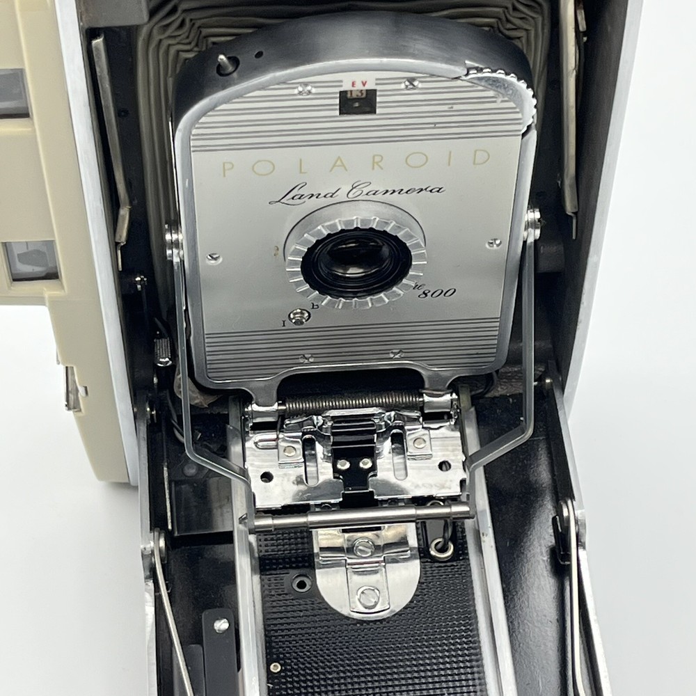 1950's Polaroid Land Camera Model 800 - Untested - NEEDS HINGE REPAIRS