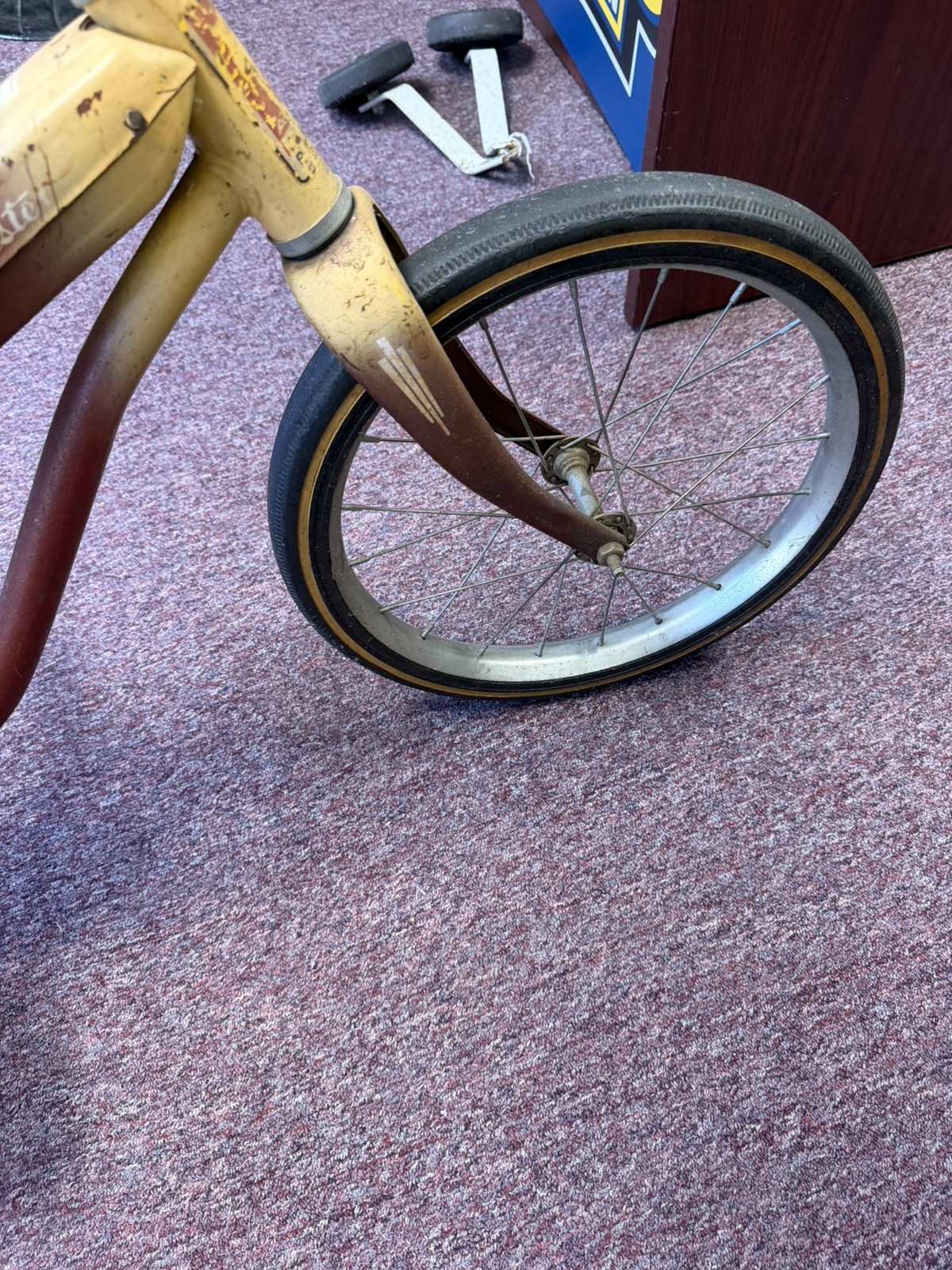 Vintage Roadmaster Bicycle - 50's or 60's ???