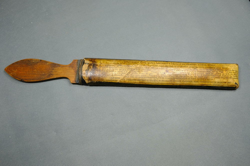 ANTIQUE VINTAGE EMERSON IMPROVED ELASTIC RAZOR STRAP STROP