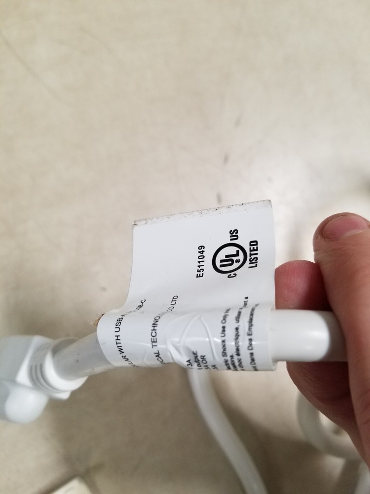 Omni Desktop Power Module 3 Duplex 1 USB Edge Clamp White