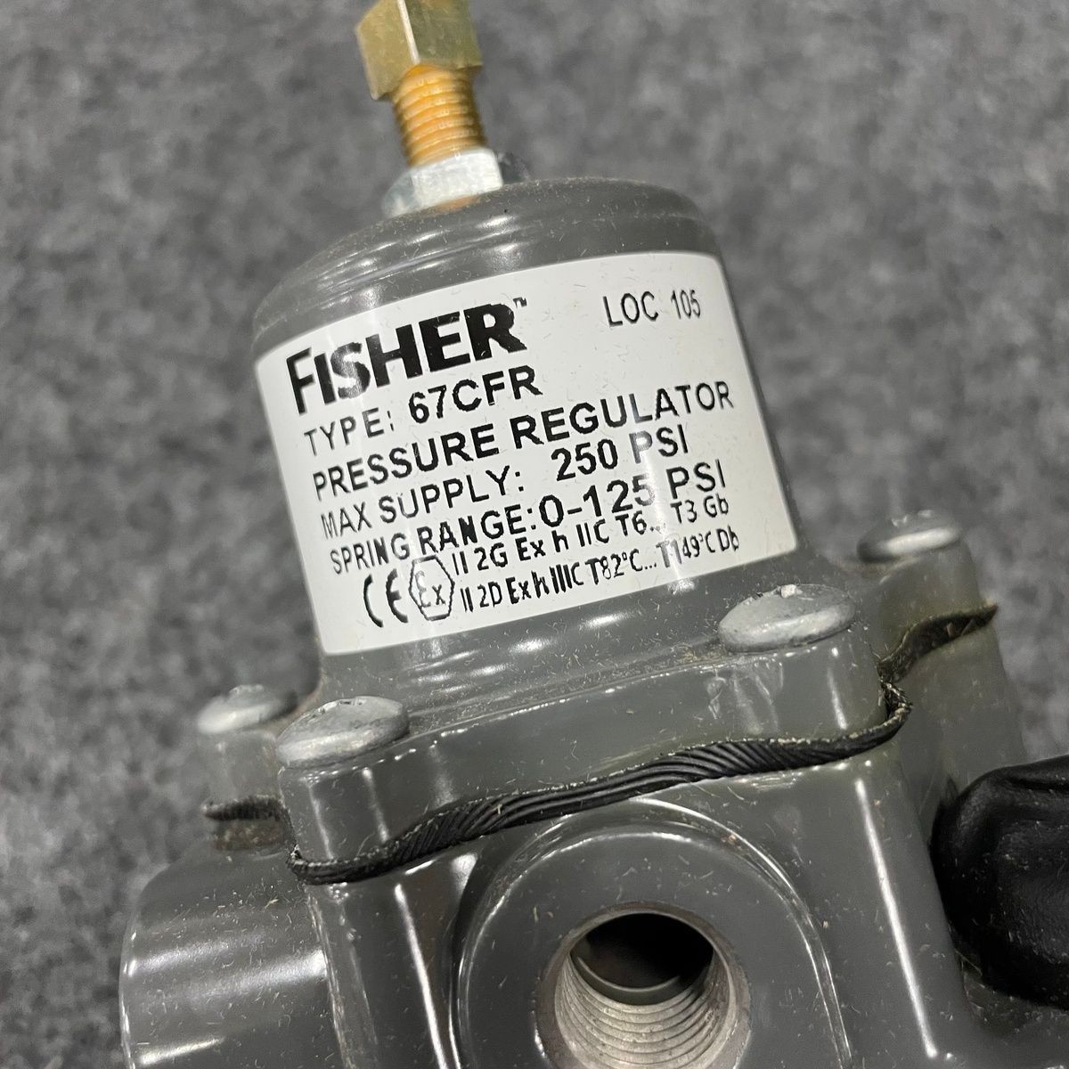 Emerson Fisher 67CFR Series Instrument Supply Regulator