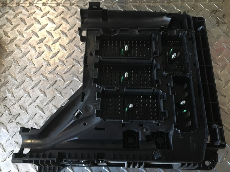 Freightliner Fuse Panel A0690283000 (628-10089)