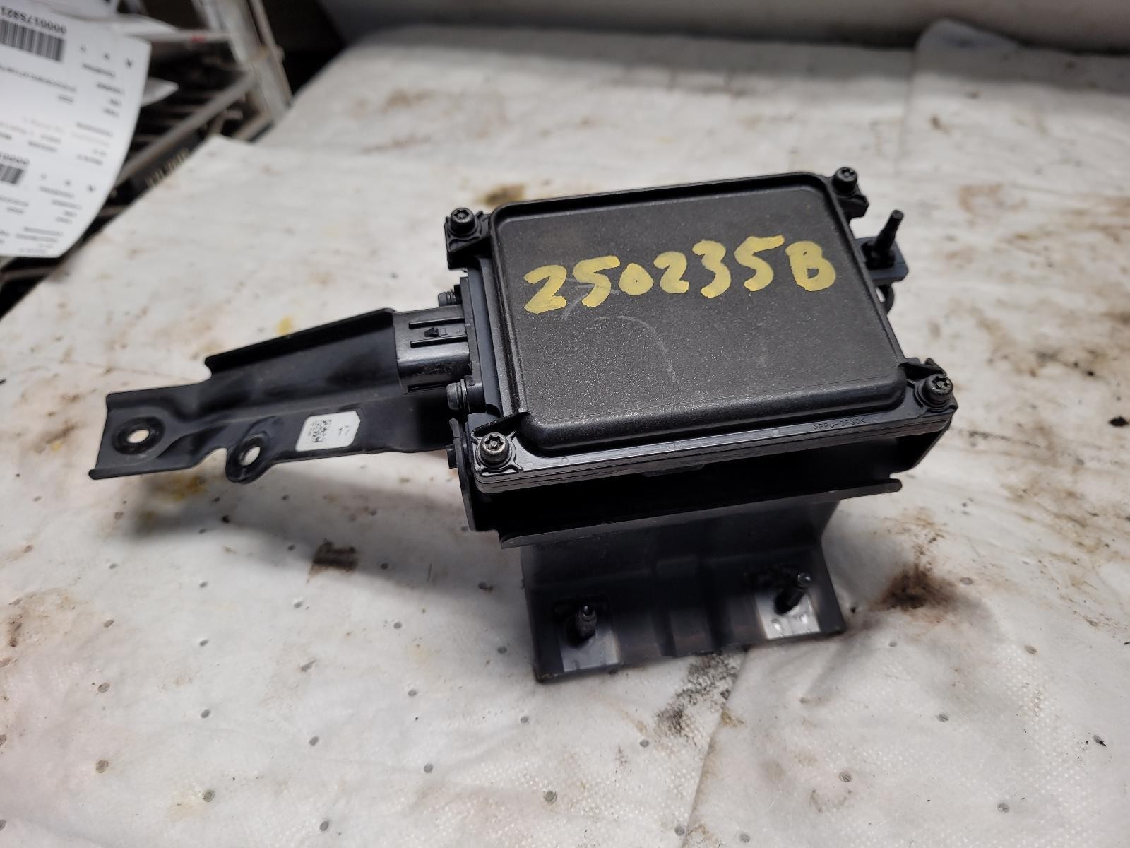 HONDA FIT Camera/Projector radar unit (grille mounted) 20