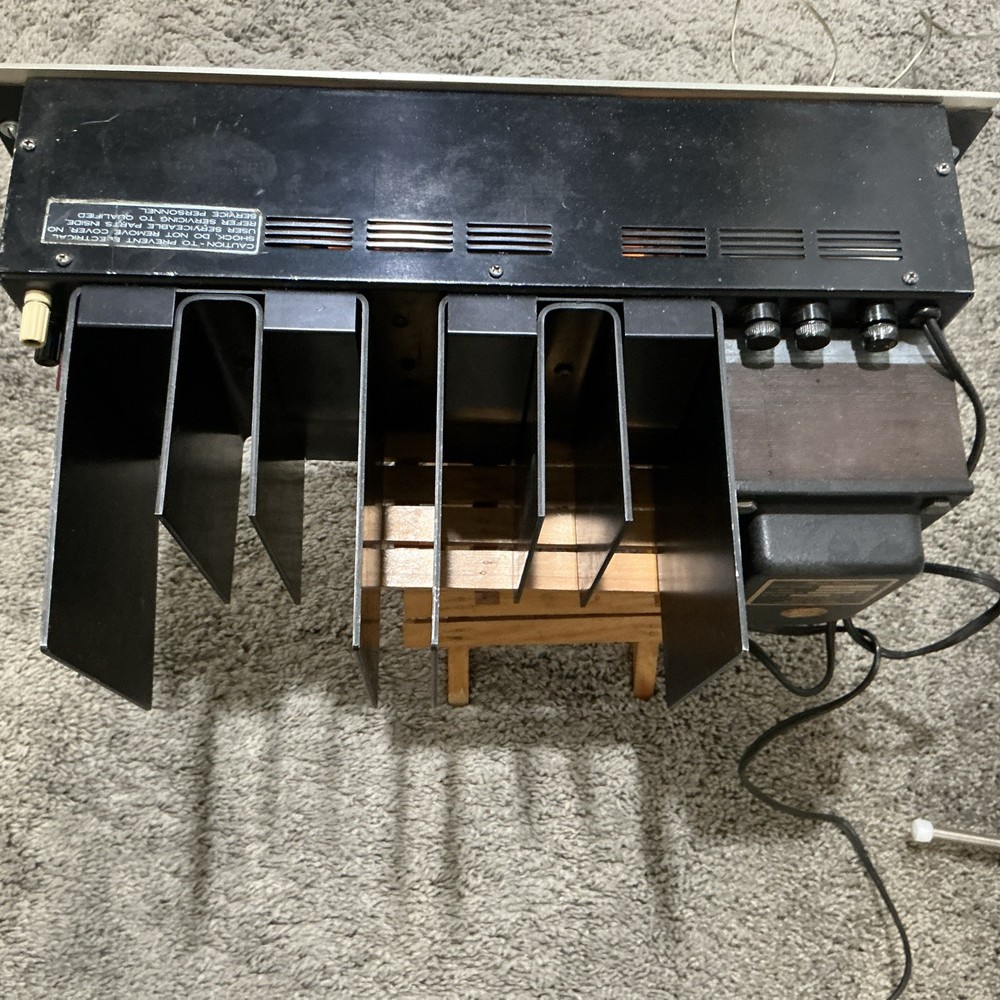 PHASE LINEAR 400 DIRECT COUPLED SOLID STATE AMPLIFIER