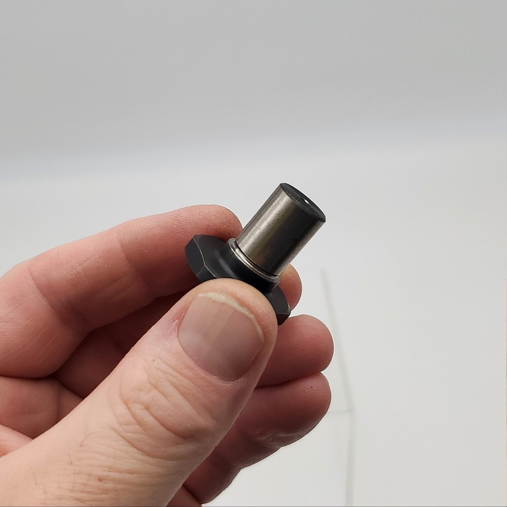 3M B0018 Spindle 5/16" D 24 INT Thread Random Orbital Sander Replacement Part