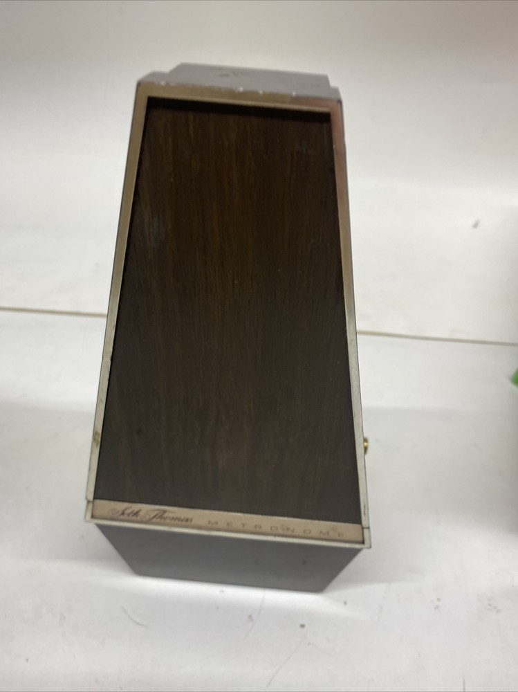 Seth Thomas Metronome Wind-Up E500 1104 Circa 1951