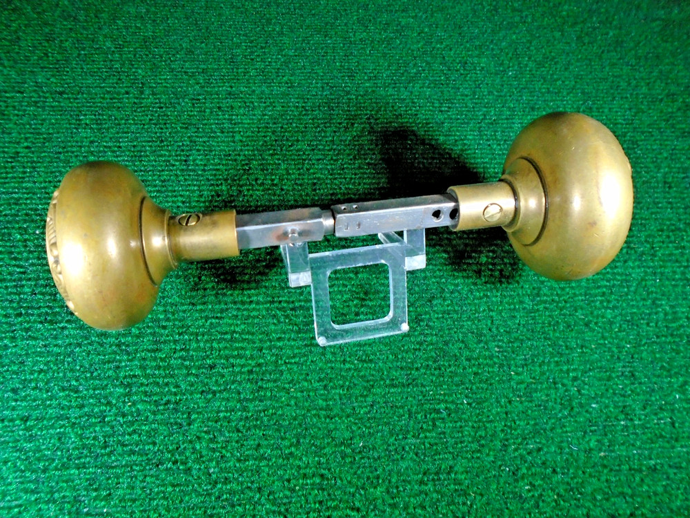 BEAUTIFUL SET: 1900 SARGENT 'DALTON' ENTRY KNOBS BLUMIN M-15800 (42081)
