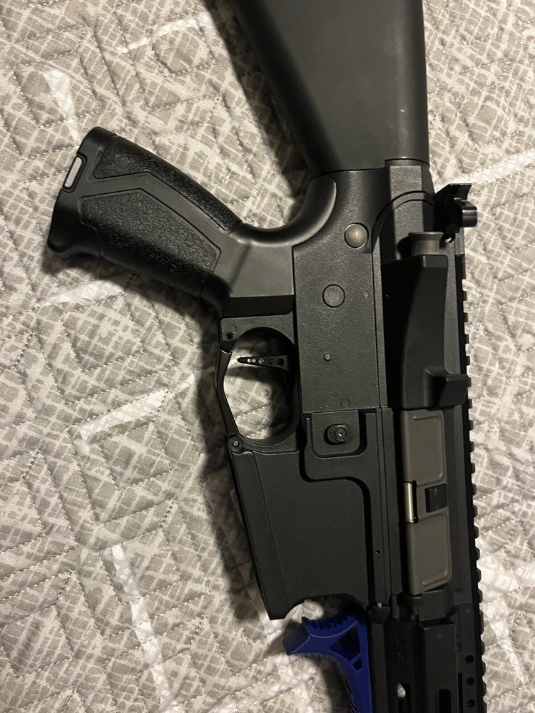 airsoft gun