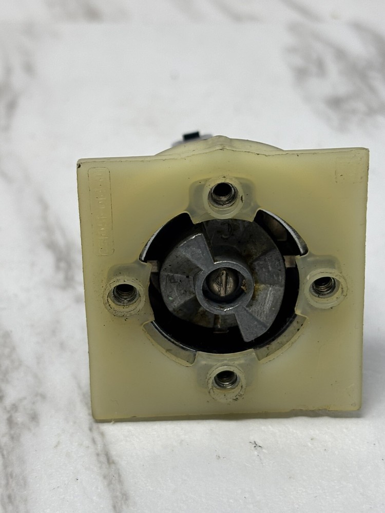 Square D C31051-014-01 Selector Switch with Faceplate
