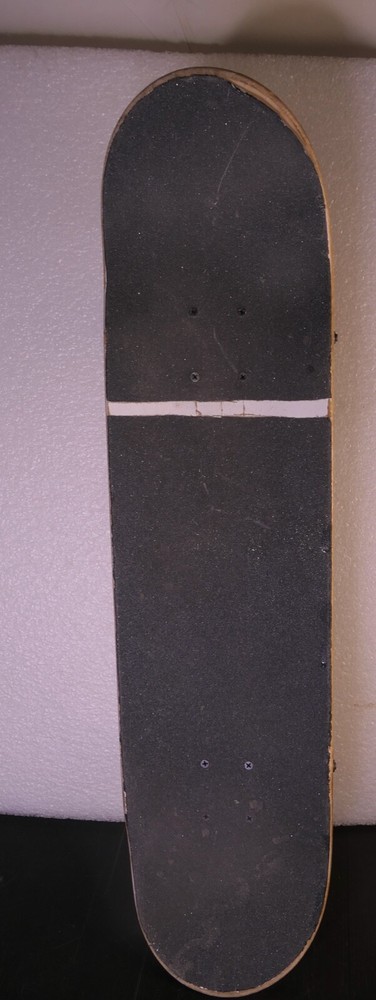 DARKSTAR ARMOR LIGHT WHITE & BLACK SKATEBOARD
