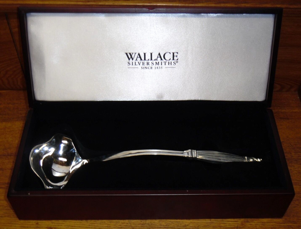 Tarnished Wallace Silversmiths Silverplate Punch Ladle - WAS178