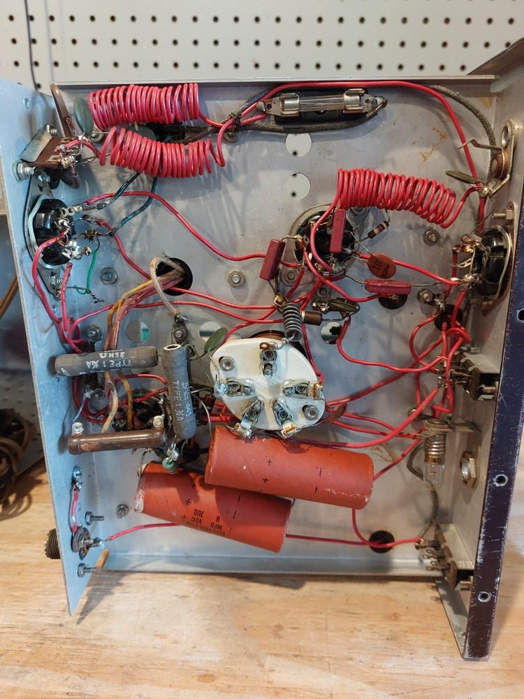 Johnson Viking Adventurer Ham CW Transmitter Assume for Parts or Not Working