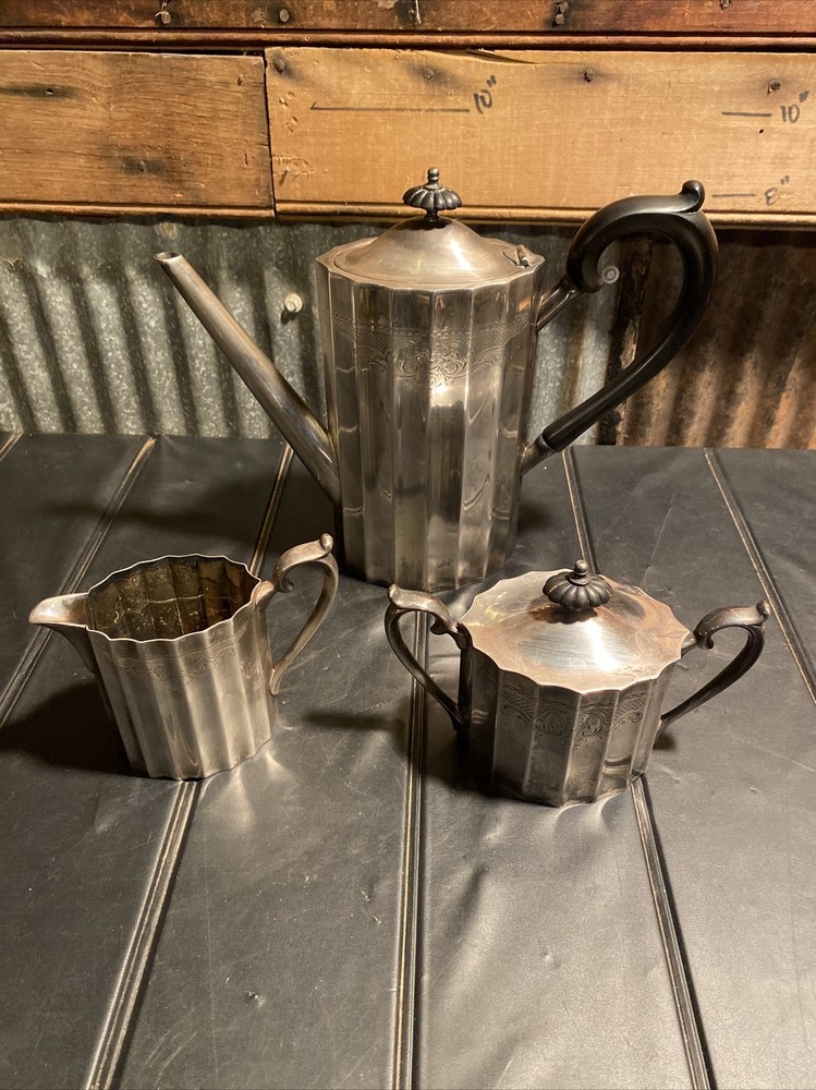 LUNT Silver Plate Coffee / Tea Pot  Creamer Sugar Set 100-E