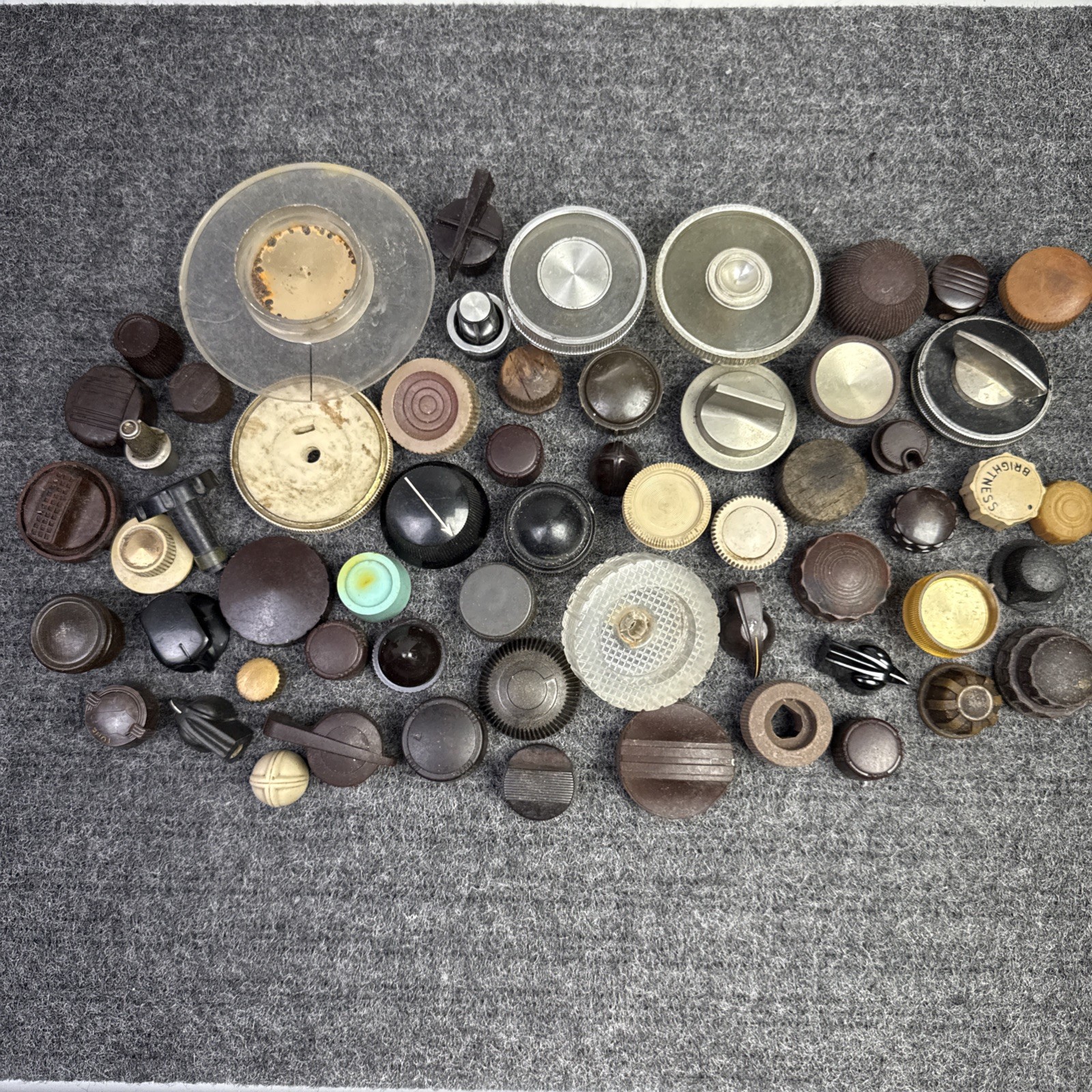 50+ Vintage Radio / TV / Equipment Knobs Used Midcentury Plastic Bakelite LOT