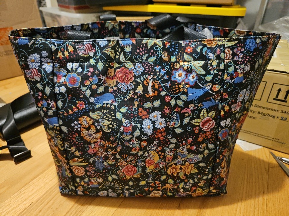 Vera Bradley Disney Classics On The Green Drawstring Family Tote NWT