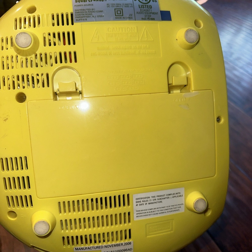 Used spongebob Portable Cd Player & Graphics Karaoke System