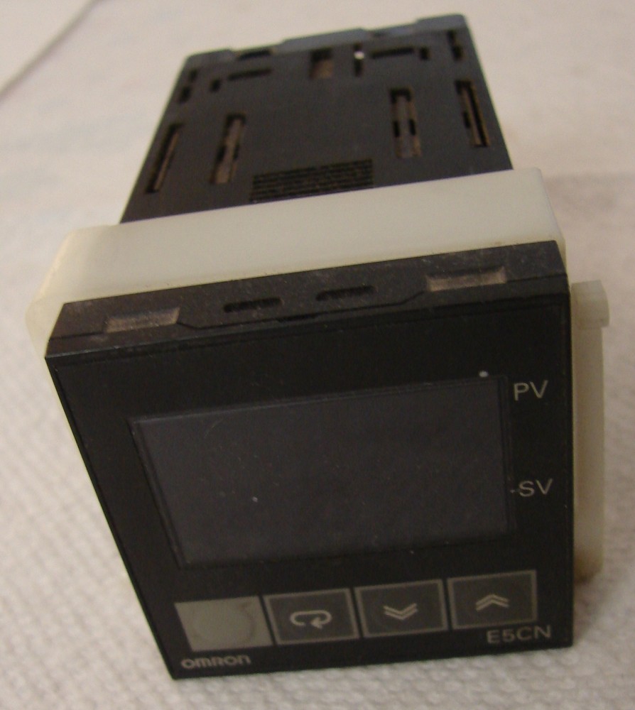 OMRON E5CN-Q2TC TEMPERATURE CONTROL TWO ALARM 100-240VAC