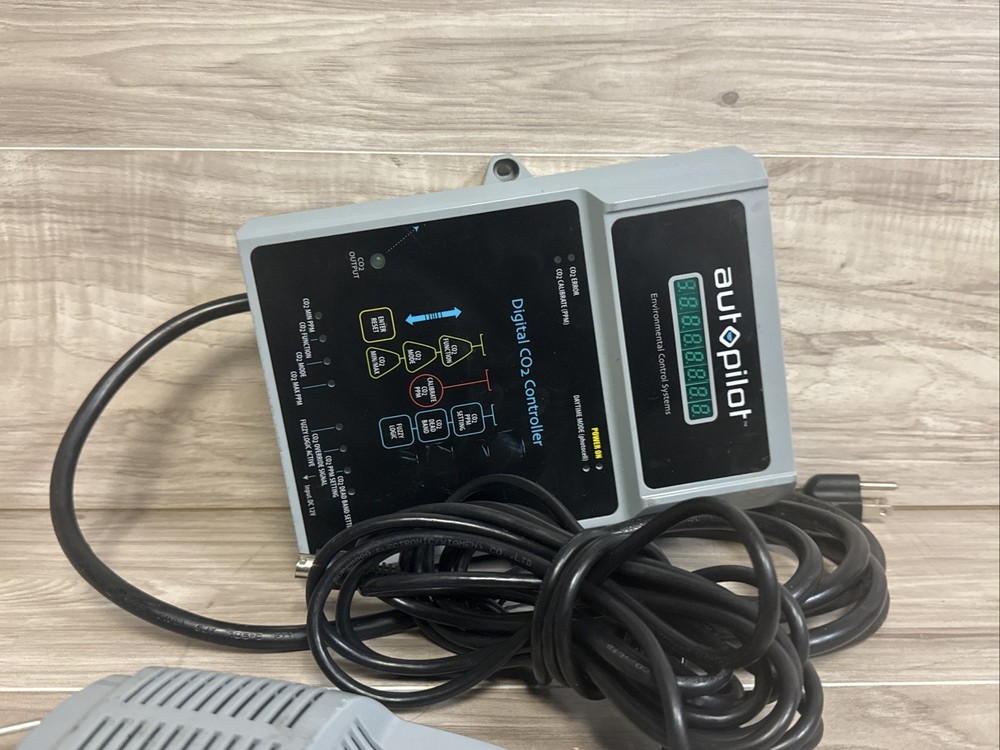 Hydrofarm Autopilot Digital CO2 Hydroponic Controller APCECOD-BNKR-A A6