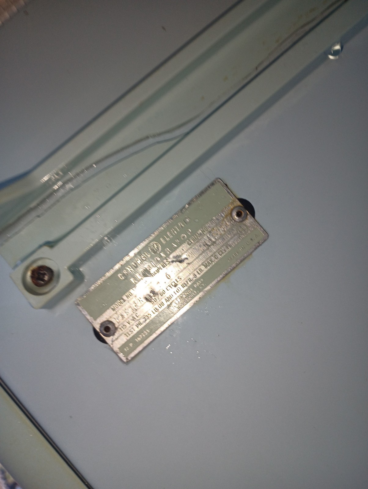 Antique 1950's General Electric Refrigerator. Nice, Works.