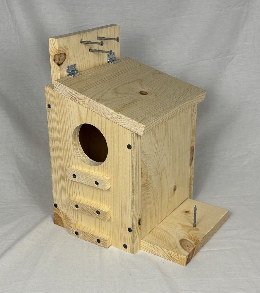 Large Solid Pine Backyard Squirrel/Bird House Nesting Box - Awesome Gift