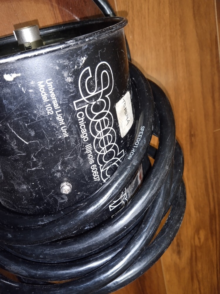 Speedotron 102 Blackline Studio Strobe Flash Head Fair Condition No bulb