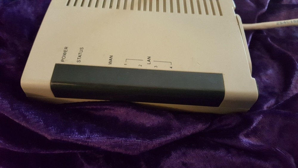 BROADBAND CABLE / DSL ROUTER CA37012955 00E098AED08C OOE098AED08D - READ BELOW !