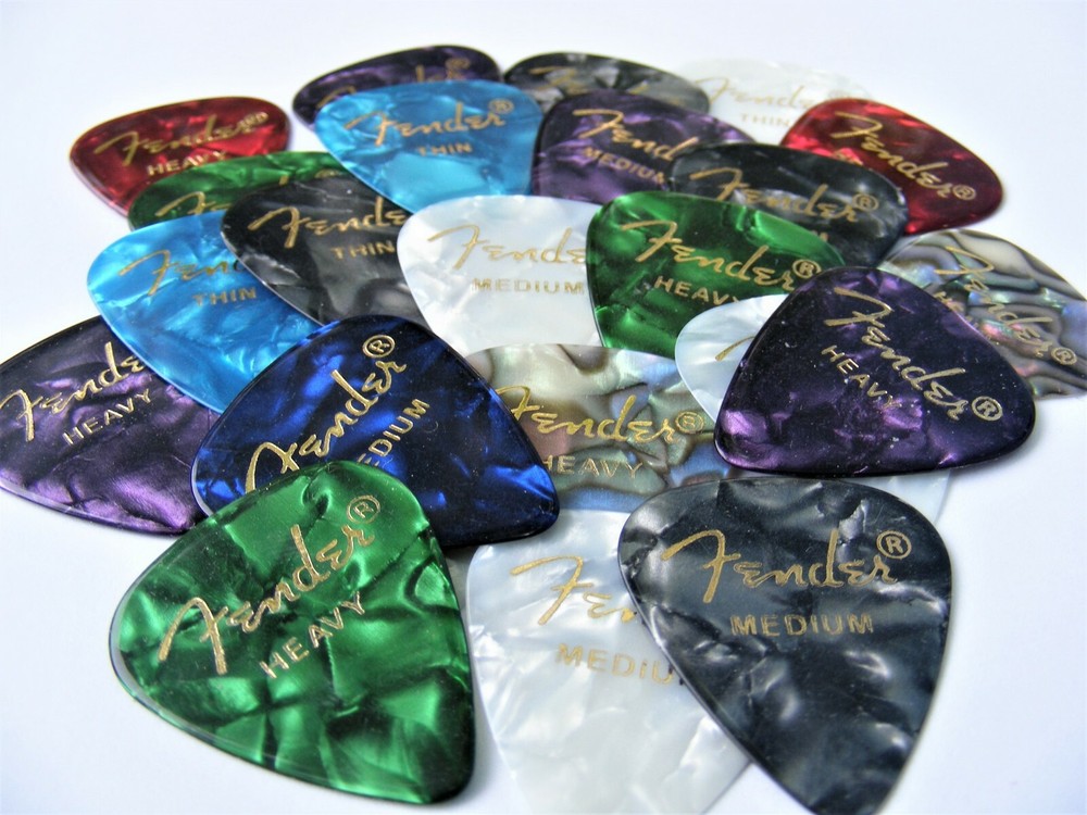 Fender 351 Premium Celluloid Guitar Picks 48 Variety Pack (Thin, Med and Heavy)