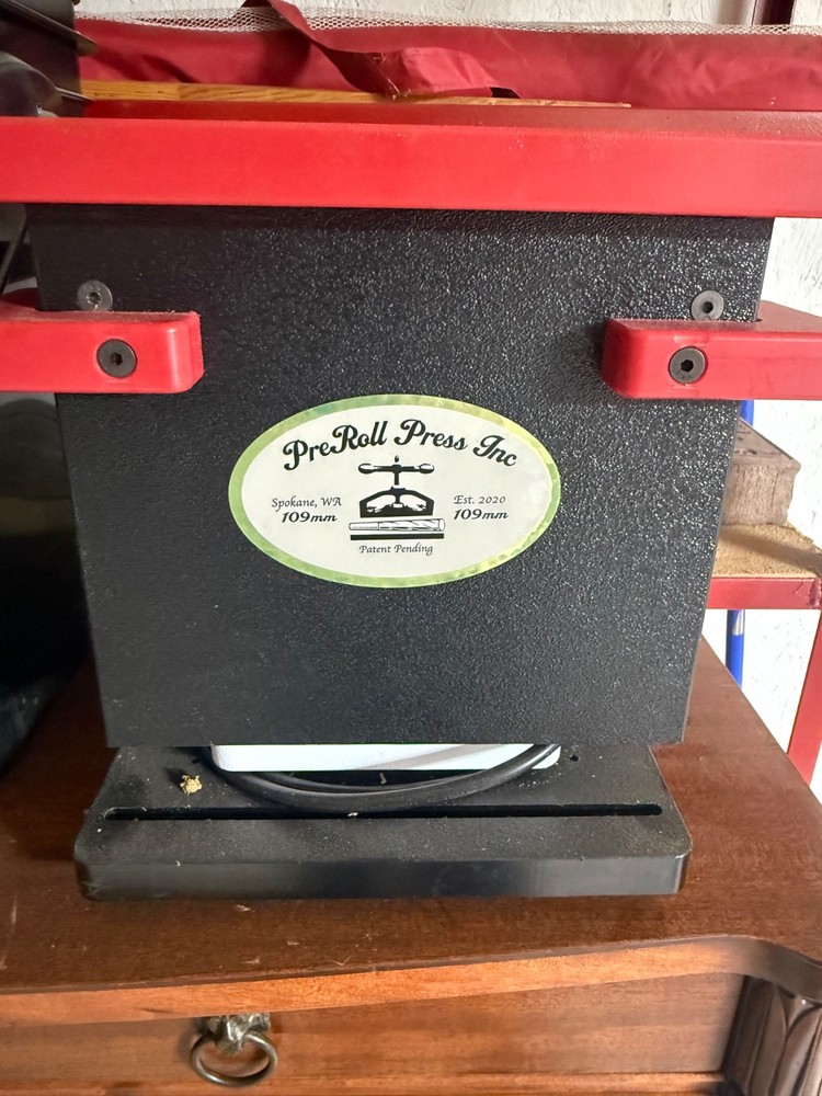 Pre-Roll Press Fill and Fold