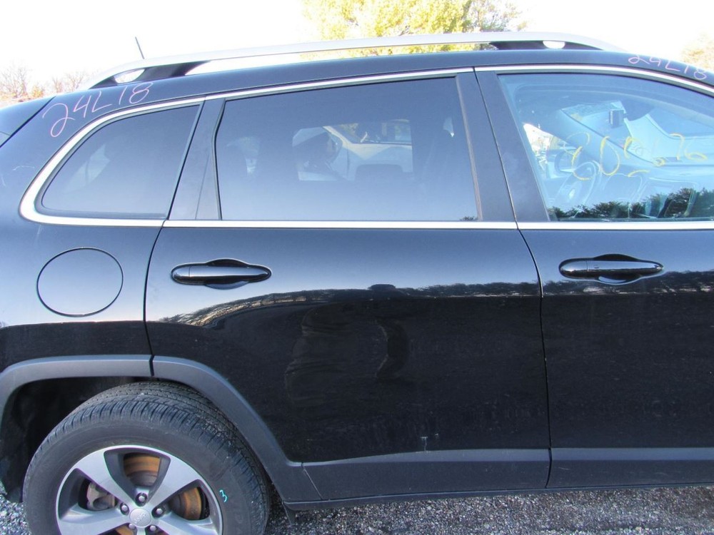 CHEROKEE 2019 Glove Box 1014889