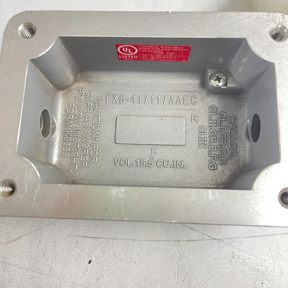 KILLARK FXB-4 EXPLOSION PROOF SPLICE BOX 1/2 INCH HUBS FEED THROUGH