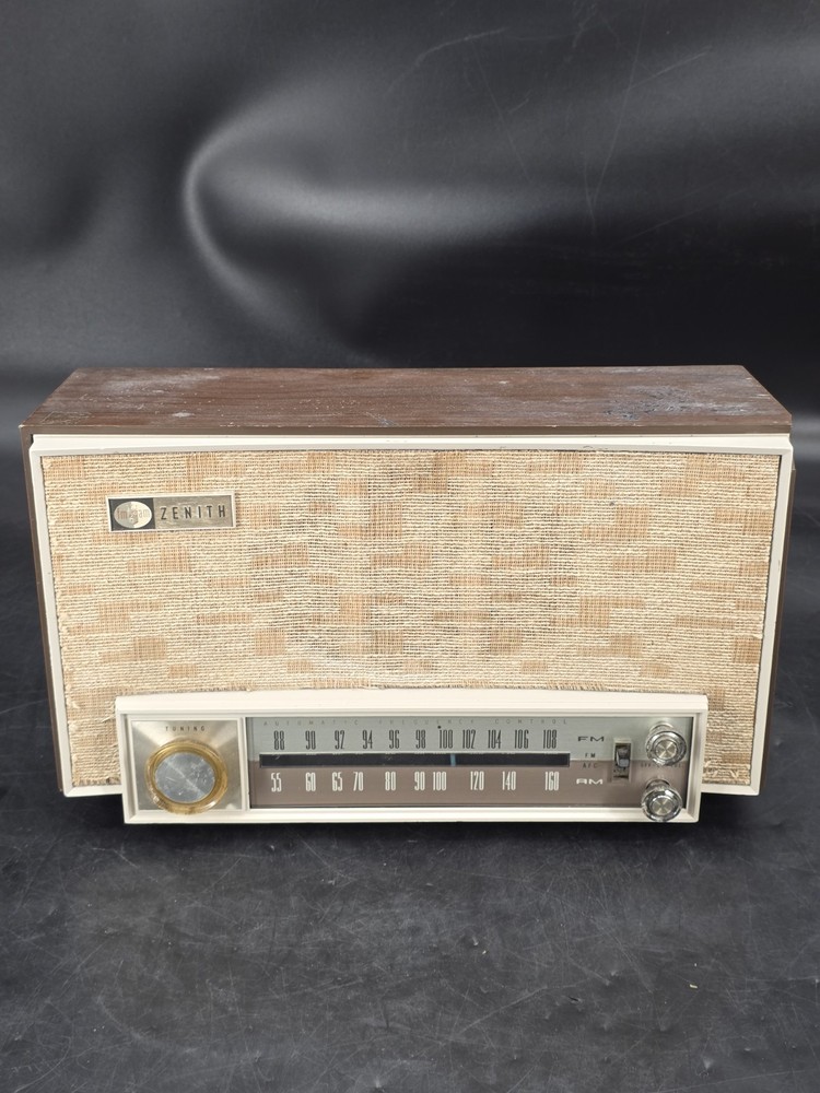 Vintage Zenith K725 AM FM Mid Century Tube Radio