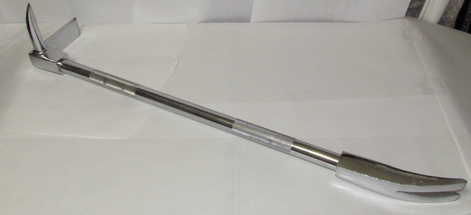 36" Halligan bar with Nickel Finish. Hardened High Carbon Steel. 11 Lbs - D