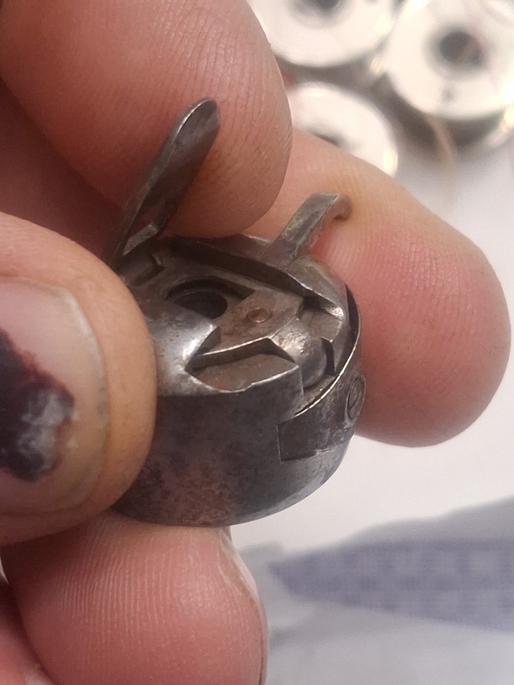 Singer Simanco 125291 Bobbin Case + Bobbin Lot