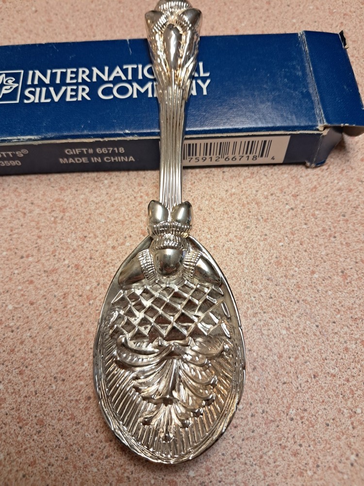 International Silver Plated Serving Spoon PINEAPPLE Design 5 3/4" New Vintage