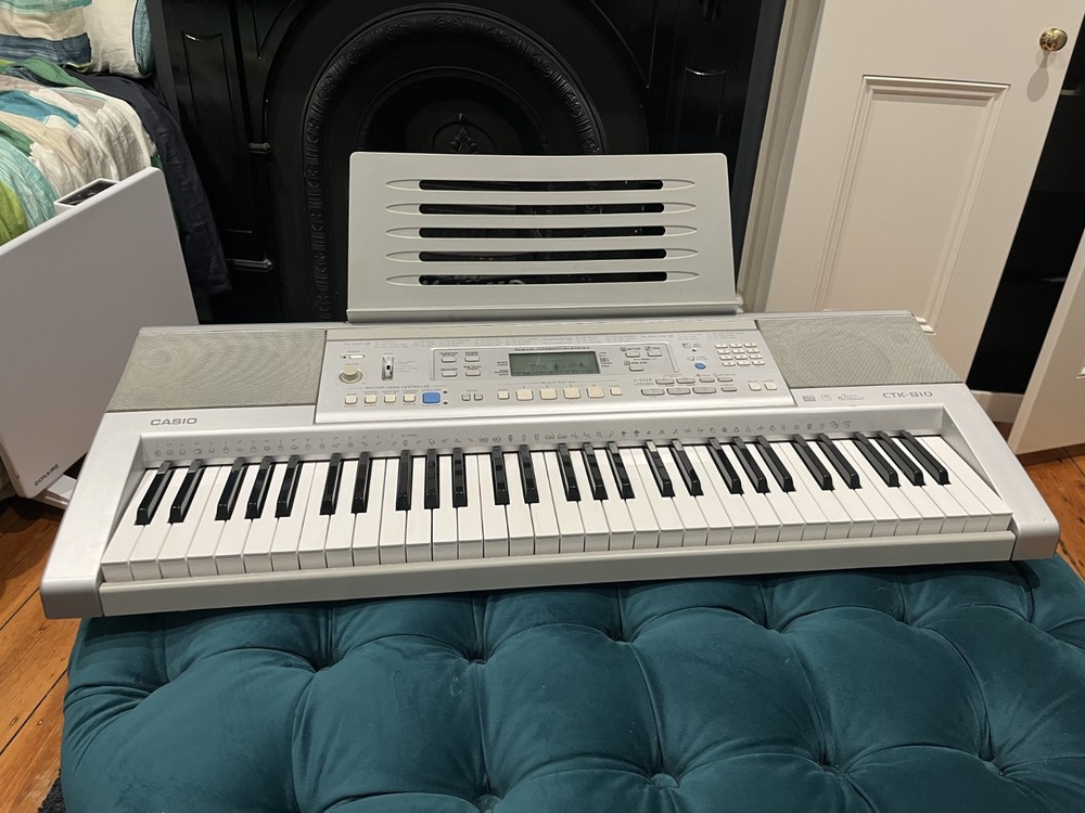 Casio CTK-810 Digital Piano